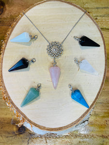 This  Beautiful Boho Mandala & crystal pendant set
